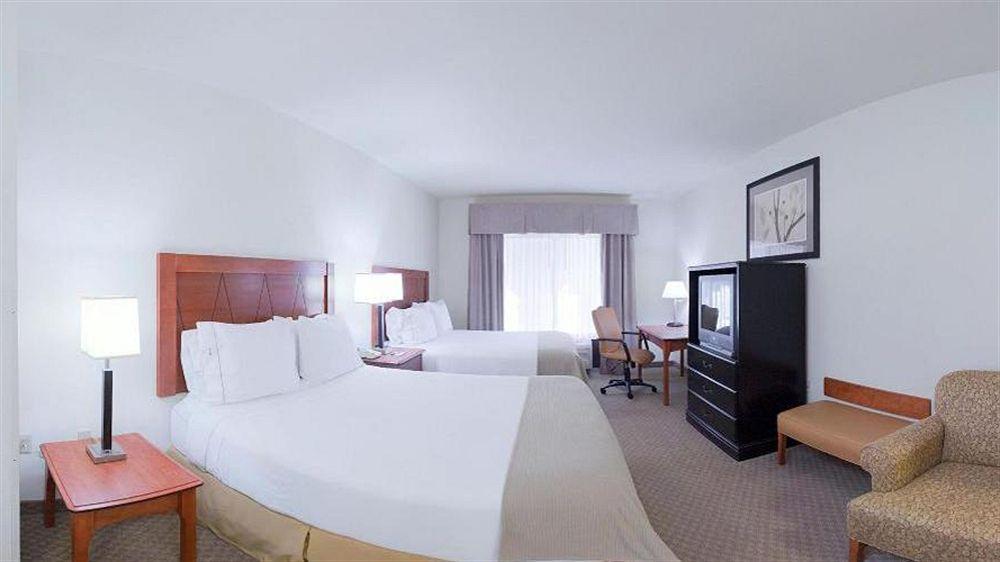 Holiday Inn Express & Suites Pine Bluff/Pines Mall By Ihg Εξωτερικό φωτογραφία