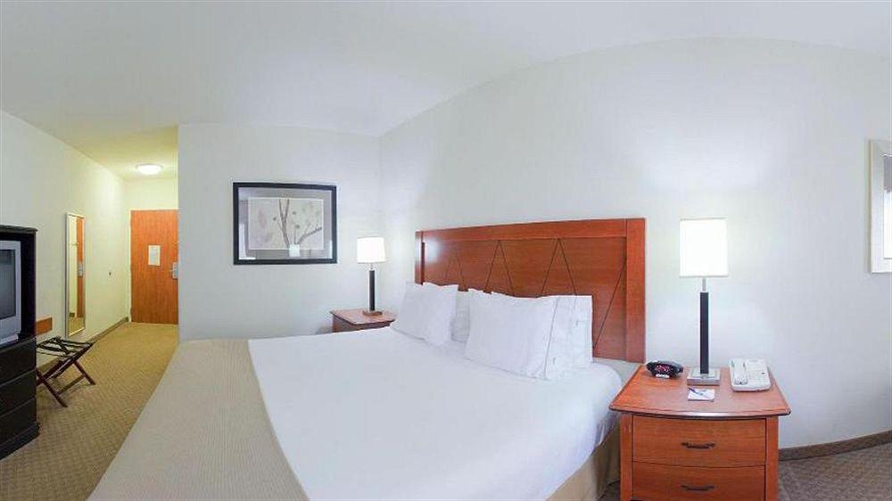 Holiday Inn Express & Suites Pine Bluff/Pines Mall By Ihg Εξωτερικό φωτογραφία